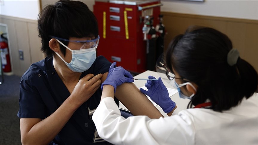 Japonya’da eczacılara Kovid-19 aşısı yapma izni verilebilir