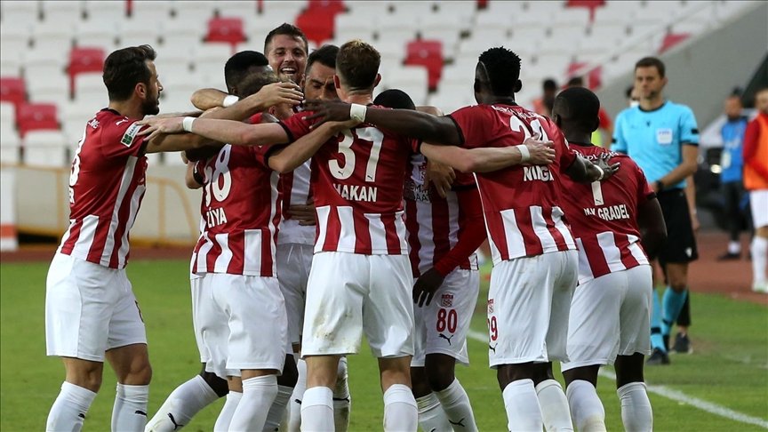 Avrupa kupalarında 4. kez boy gösterecek Sivasspor’da ilk hedef gruplara kalmak