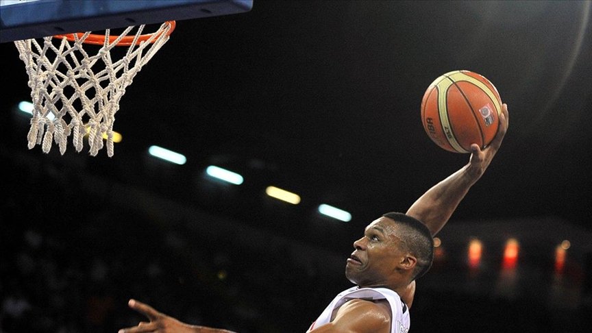 Russell Westbrook NBA tarihinin ‘triple double’ rekorunu kırdı