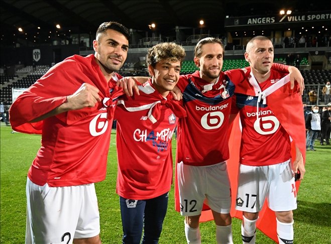Lille’de futbolcular şampiyonluğu kutladı