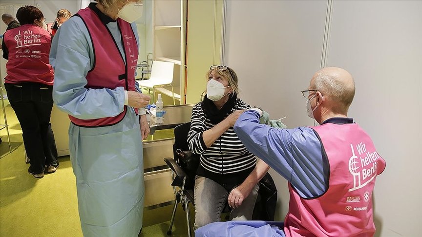 AB ülkelerinde yetişkin nüfusun yüzde 46’sı aşılandı