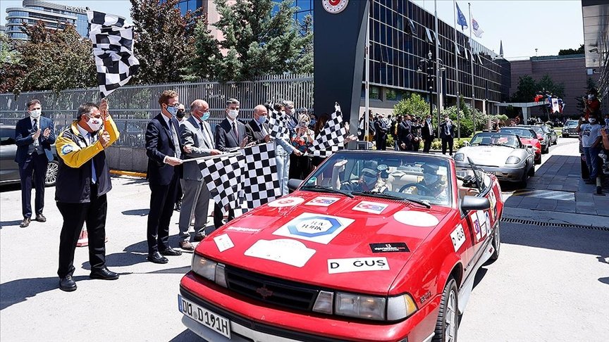 Europa-Orient/Doğu-Batı Dostluk ve Barış Rallisi Ankara’dan yola çıktı