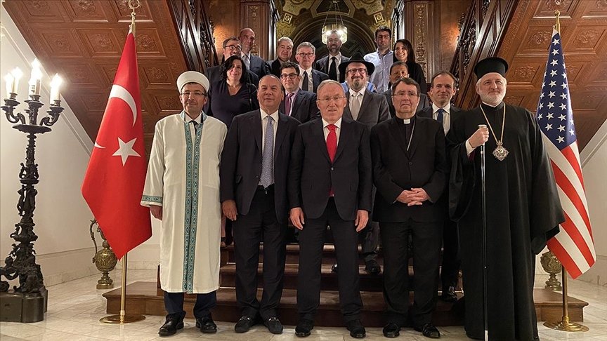 Türkiye’nin Washington Büyükelçisi Mercan’dan Müslüman, Hıristiyan ve Yahudi dini temsilcilere iftar yemeği