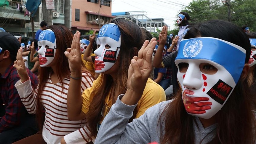 Myanmar’da ordunun silahlı müdahalesi sonucu ölen sivillerin sayısı 780’e çıktı