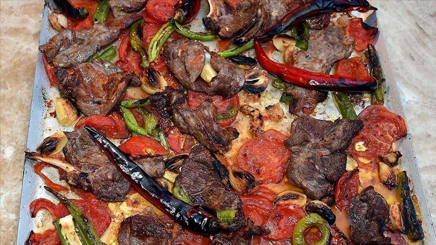 ‘Keskin tava’sı Kırıkkale’de iftar sofralarına lezzet katıyor