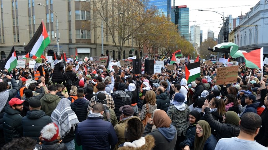 İsrail’in Filistin’e yaptığı saldırılar Avustralya’da protesto edildi