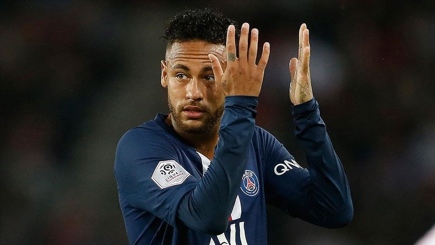 PSG, Neymar’ın sözleşmesini uzattı