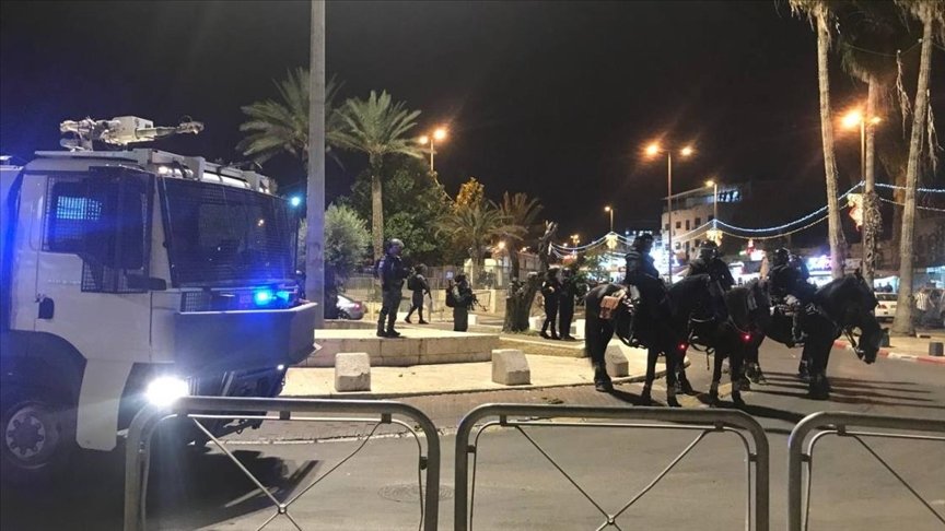İsrail polisi Şam Kapısı’nda Filistinlilere saldırdı