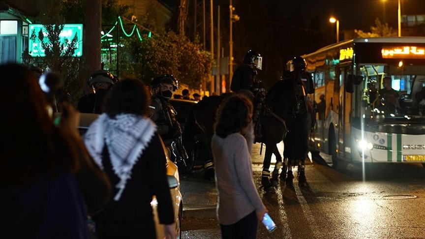 Filistinli Hristiyanlardan İsrail saldırılarına maruz kalan Şeyh Cerrah Mahallesi’ne destek ziyareti