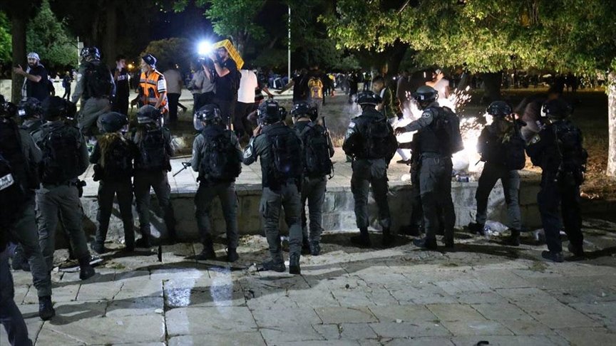 İsrail polisi, Şeyh Cerrah Mahallesindeki Filistinlilere destek veren Arap milletvekillerine saldırdı