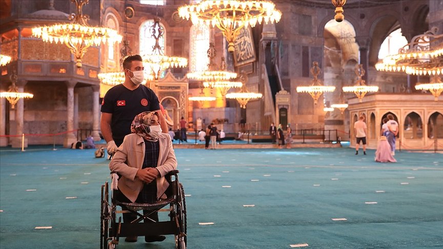 Doğuştan engelli kadının Ayasofya’yı görme hayali gerçek oldu