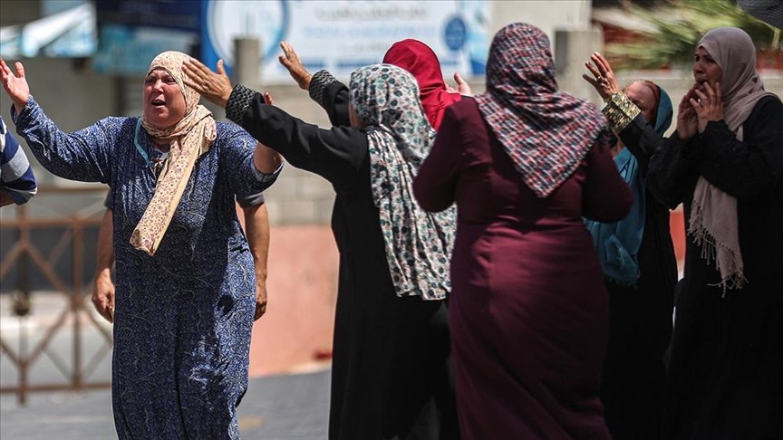 İsrail, Gazze’de sivillerin ikamet ettiği dairelerin ve ticari ofislerin bulunduğu 14 katlı binayı vurdu