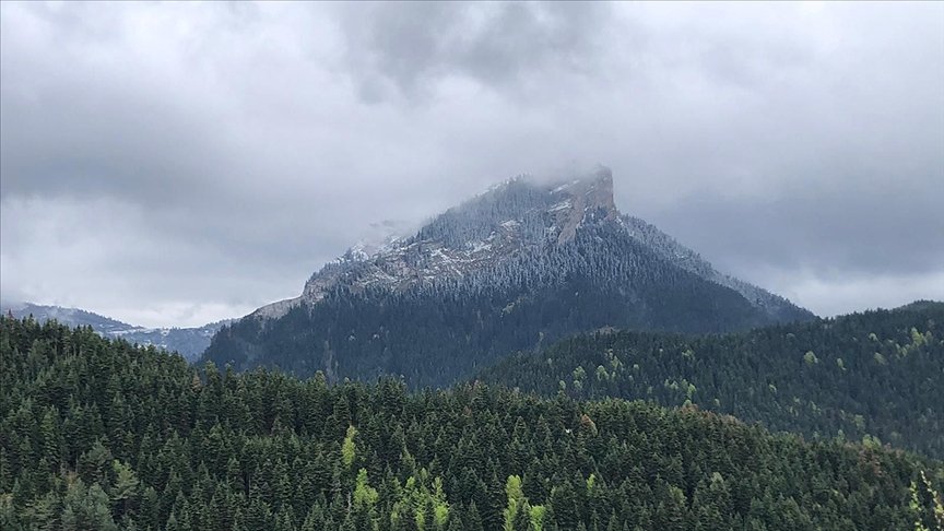 Ilgaz ve Yaralıgöz dağlarına ilkbaharda kar yağdı