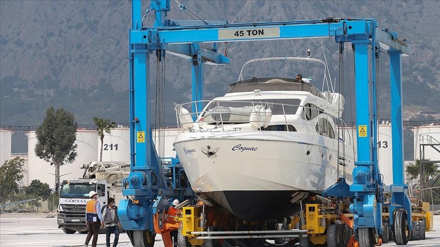 Antalya’da 560 tonluk vinç yatırımı, lüks yat siparişlerini hareketlendirdi