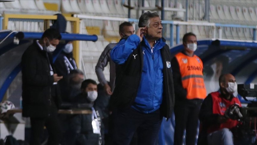 Büyükşehir Belediye Erzurumspor’da teknik direktör Yılmaz Vural ile yollar ayrıldı