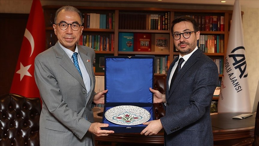 Japonya’nın Ankara Büyükelçisi Suzuki, AA’yı ziyaret etti