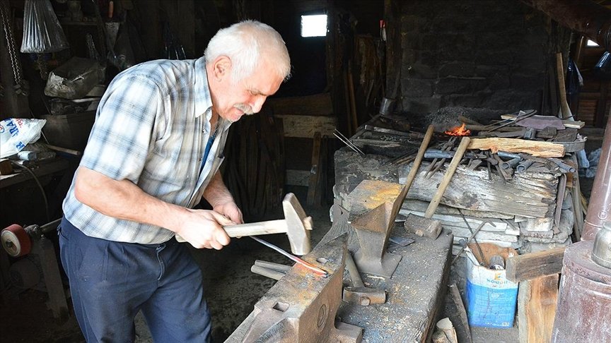 Osmanlı’dan günümüze bu mahallede çekiç sesi eksik olmuyor