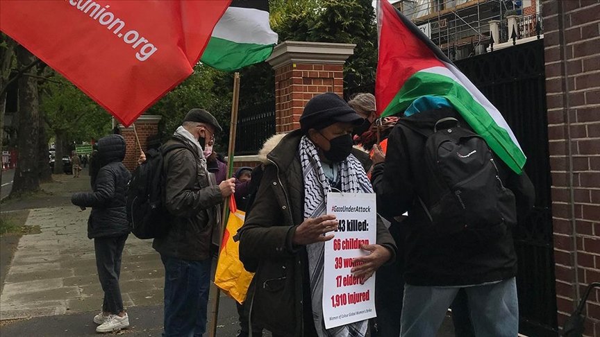 İsrail’in Londra Büyükelçiliği rezidansı önünde protesto gösterisi düzenlendi