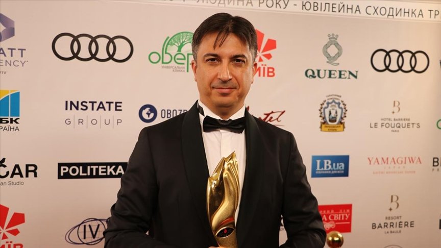 Ukrayna’da ‘Yılın Büyükelçisi’ ödülünü Türkiye’nin Kiev Büyükelçisi Güldere aldı