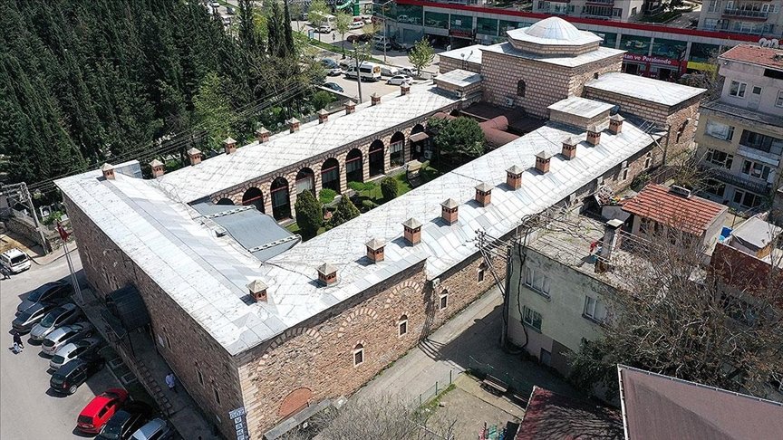 Osmanlı’nın ilk hastanesi ‘Yıldırım Darüşşifası’ göz hastalarına şifa dağıtıyor