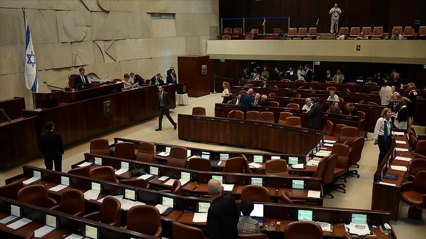 Netanyahu’nun yeniden başbakan olmasını önlemek için hazırlanan yasa tasarısı İsrail Meclisinde oylanacak