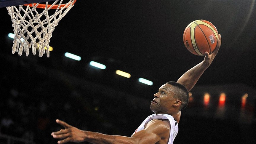 Russell Westbrook NBA tarihinin ‘triple double’ rekorunu egale etti