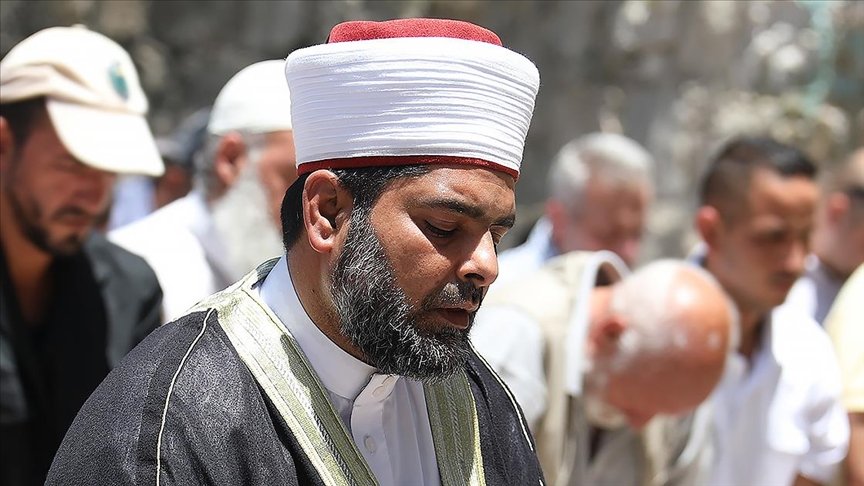 Mescid-i Aksa Vakfı Müdürü Şeyh El-Kisvani, Harem-i Şerif’in hoparlörlerinden İslam dünyasına yardım çağrısı yaptı