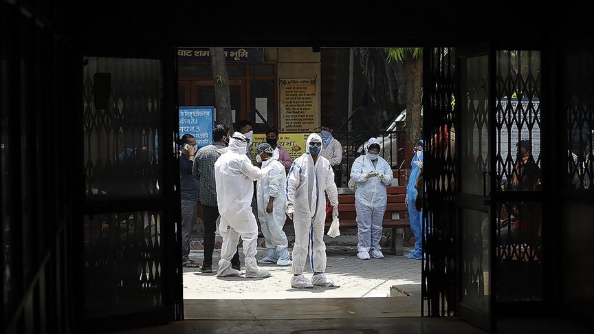 Hindistan’da Kovid-19 vaka sayıları 25 milyona yaklaştı