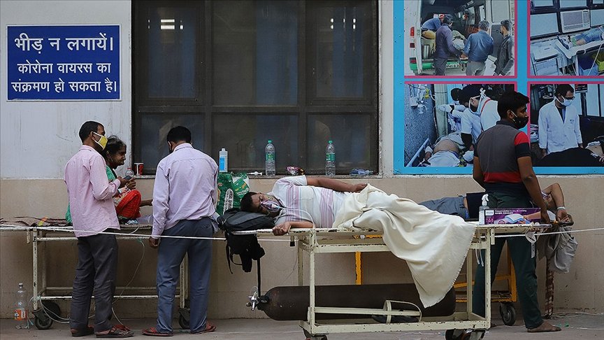 Hindistan’da günlük Kovid-19 kaynaklı ölüm sayısı 4 binin üzerinde seyrediyor