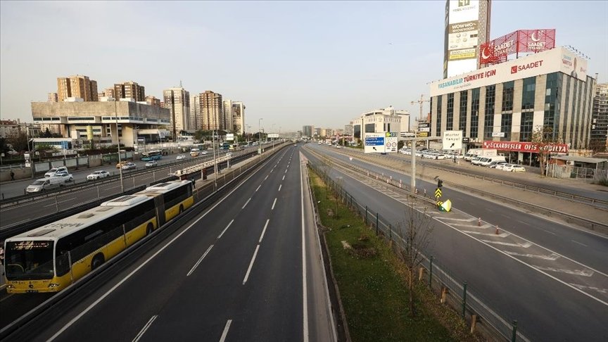 İstanbul’da ‘tam kapanma’ trafik yoğunluğunu azalttı