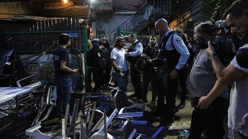 Doğu Kudüs’te iftar yapan Filistinliler ile işgalci Yahudi yerleşimciler arasında kavga çıktı