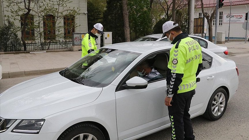 Kısıtlamadan muaf sektör çalışanlarına 2 milyon 52 bin 86 ‘çalışma muafiyet izni belgesi’ düzenlendi