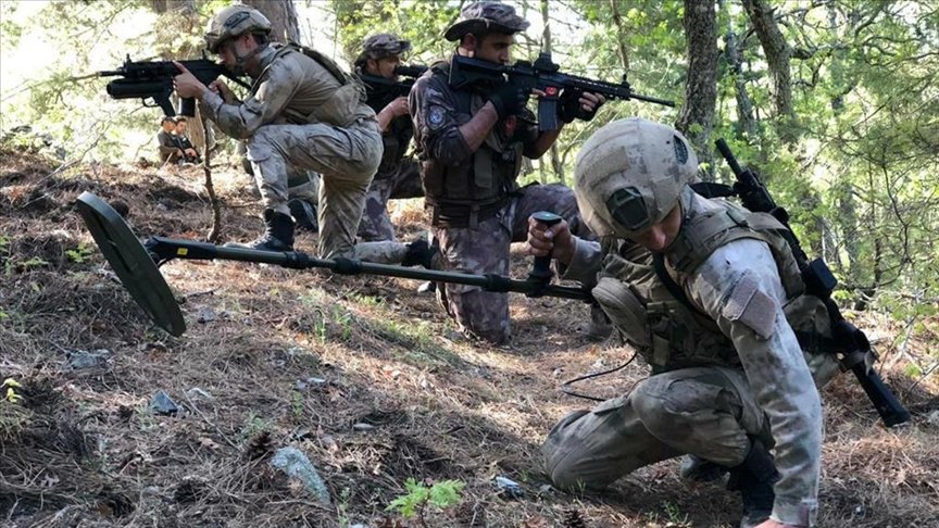 Osmaniye’de PKK’lı teröristlere ait mühimmat ve yaşam malzemeleri ele geçirildi
