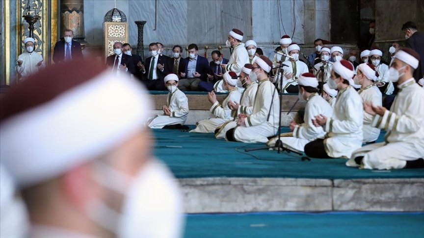 Hafızlıklarını tamamlayan 136 öğrenci Ayasofya-i Kebir Cami-i Şerifi’ndeki törenle icazet aldı