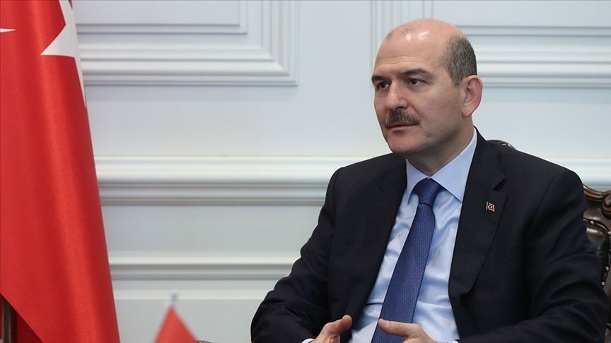 Bakan Soylu, organize suç örgütü elebaşı Sedat Peker’in evinin aranmasına ilişkin görüntüleri paylaştı