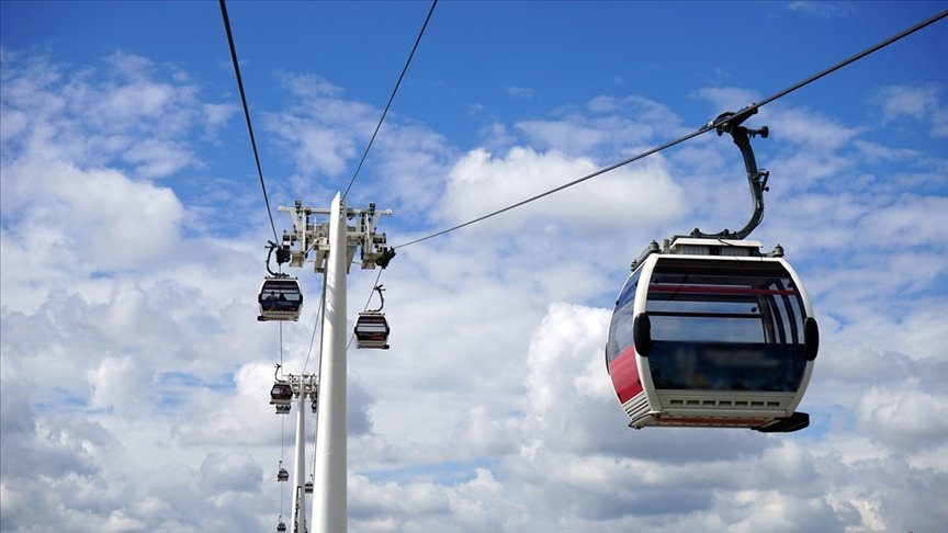İtalya’da teleferik kabini düştü: 9 ölü