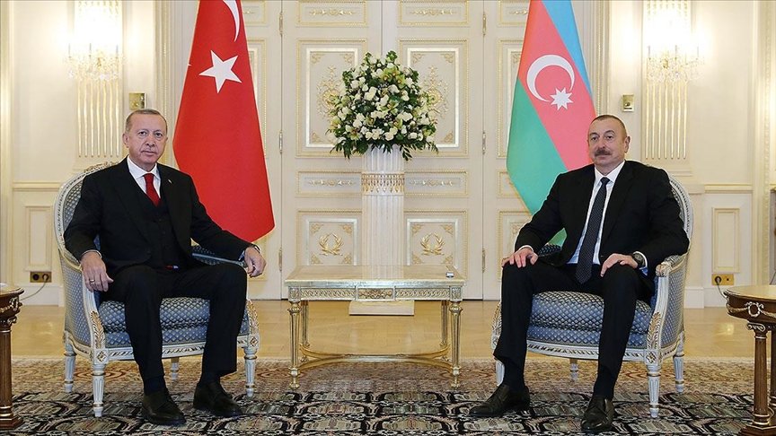 Cumhurbaşkanı Erdoğan, İlham Aliyev’i Azerbaycan’ın Cumhuriyet Günü dolayısıyla kutladı