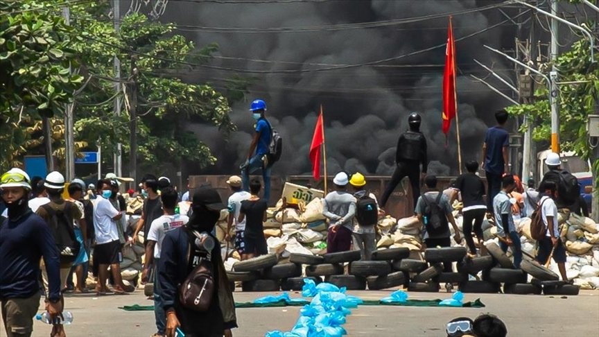Myanmar’da ordunun darbe karşıtlarına müdahalesi sonucu ölenlerin sayısı 805’e çıktı