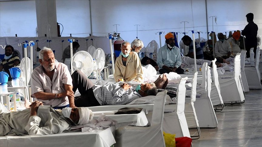 Hindistan’da Kovid-19 salgınında son 24 saatte 3 bin 128 kişi öldü