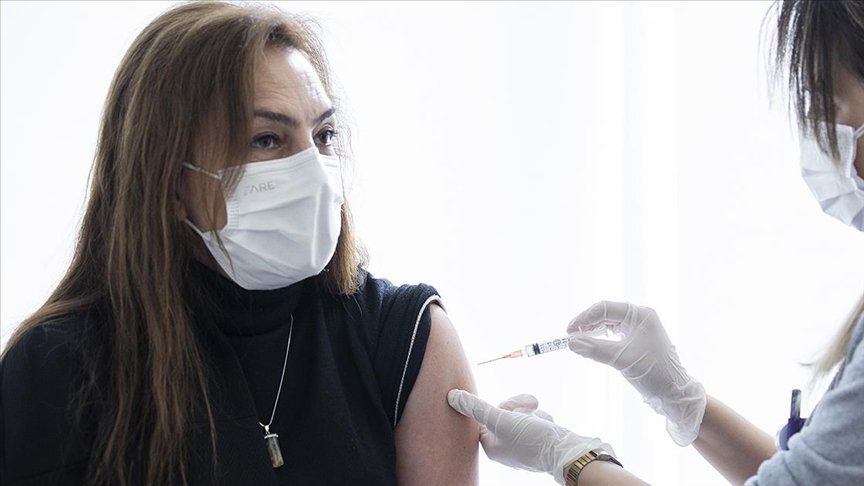 Kovid-19’la mücadelede ülke genelinde yapılan aşı sayısı 28 milyonu geçti