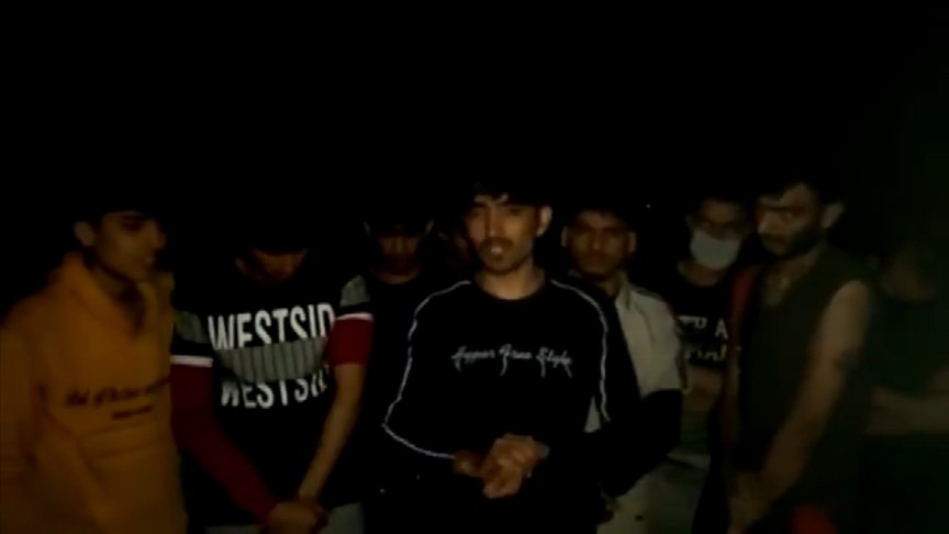 Mehmetçik’ten Yunanistan’ın yasa dışı yollarla Türkiye’ye göndermek istediği 42 düzensiz göçmene yardım eli