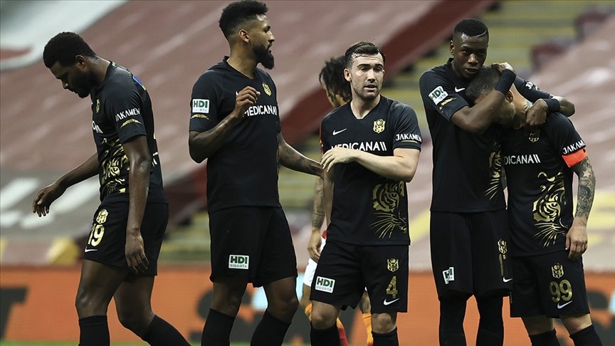 Yeni Malatyaspor’da Süper Lig’de kalmanın mutluluğu yaşanıyor