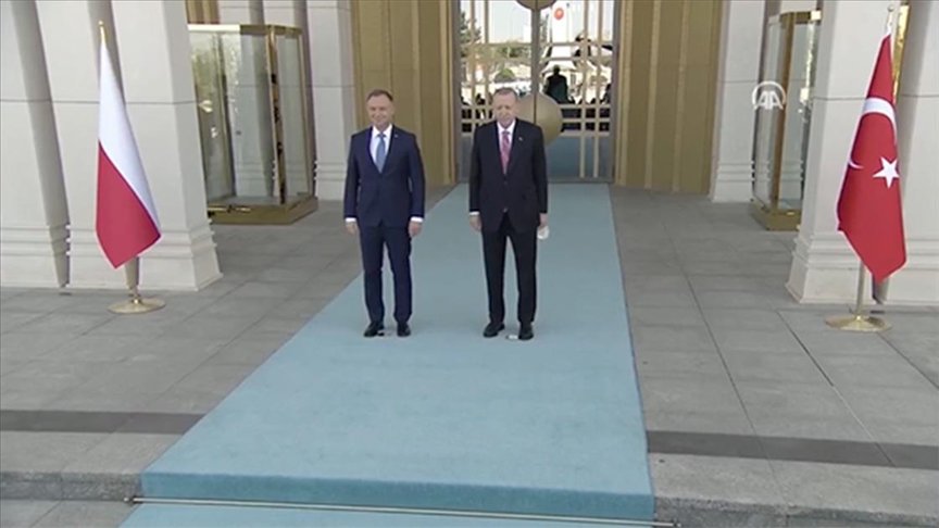 Cumhurbaşkanı Erdoğan, Polonya Cumhurbaşkanı Duda’yı resmi törenle karşıladı