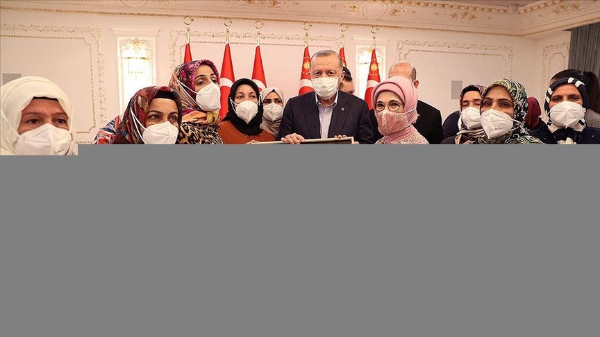 Cumhurbaşkanı Erdoğan: Terör örgütü içindeki tüm gençlere sesleniyorum, Anneler Gününde annelerinizi üzmeyin