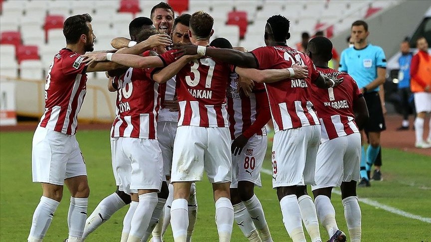 Sivasspor, UEFA Avrupa Konferans Ligi’nde mücadele etme hakkı kazandı