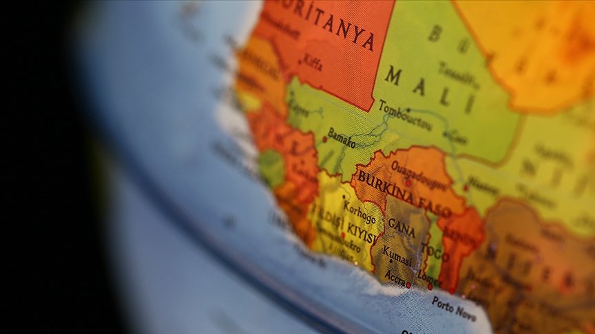 Mali’de Geçiş Konseyinin Başkanı ve Başbakan, Kati askeri kampına götürüldü