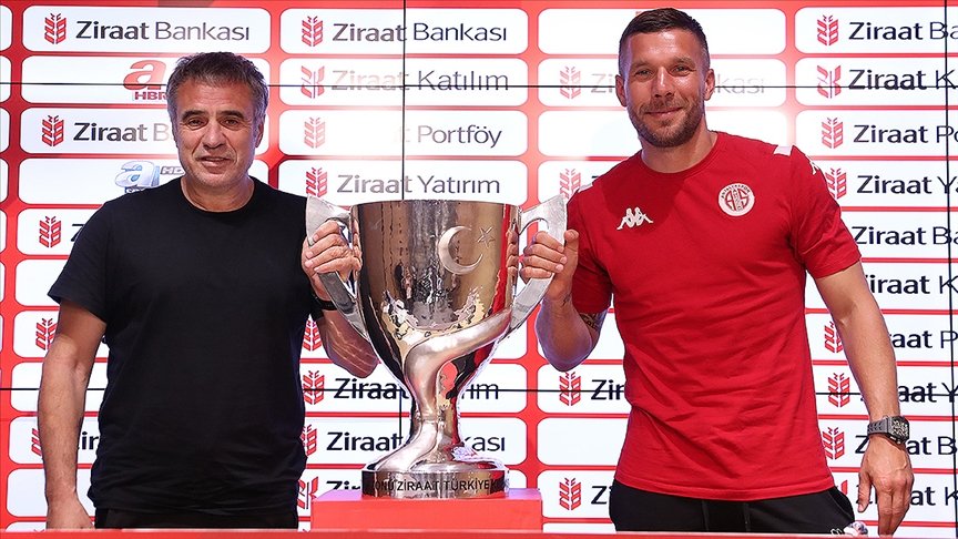 Ersun Yanal: Antalyaspor’a bir ilki yaşatacağımıza inanıyorum