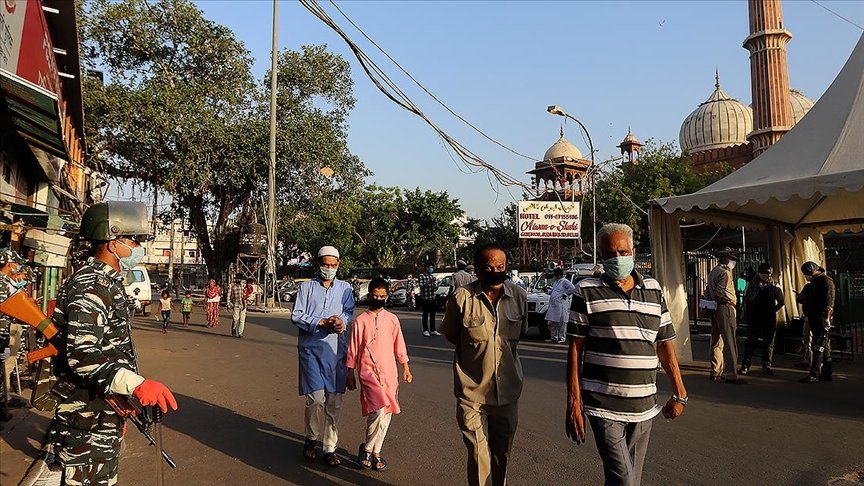 Hindistan’da Müslümanlar Ramazan Bayramı’nı Kovid-19 kısıtlamaları altında karşılıyor
