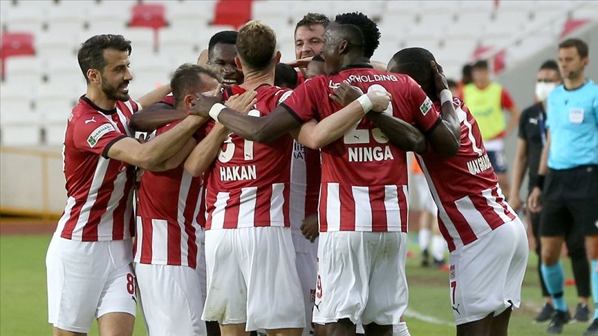 Sivasspor ‘kötü’ başladığı ligi ‘iyi’ bitirdi