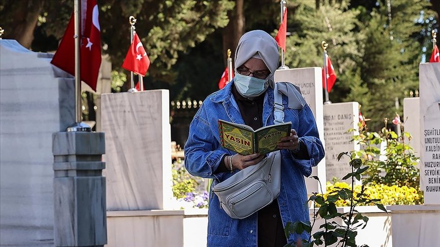 Şehitliklerde hüzünlü bayram arifesi